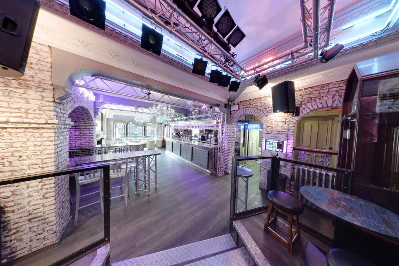 The George Hotel Γουίτμπι Εξωτερικό φωτογραφία