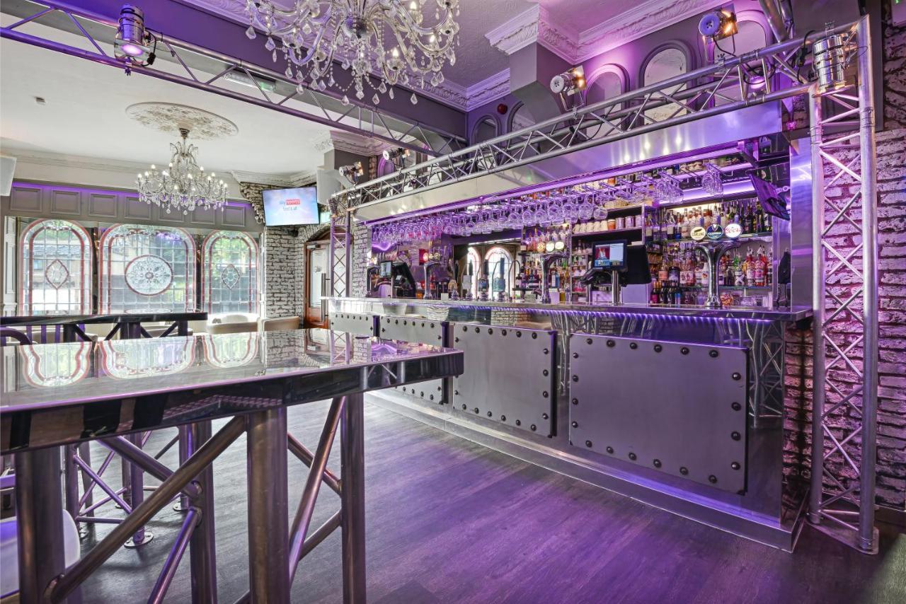 The George Hotel Γουίτμπι Εξωτερικό φωτογραφία